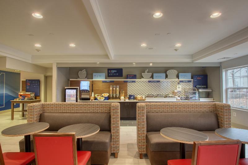 Holiday Inn Express Hotel & Suites Oshkosh - State Route 41 By Ihg Eksteriør bilde