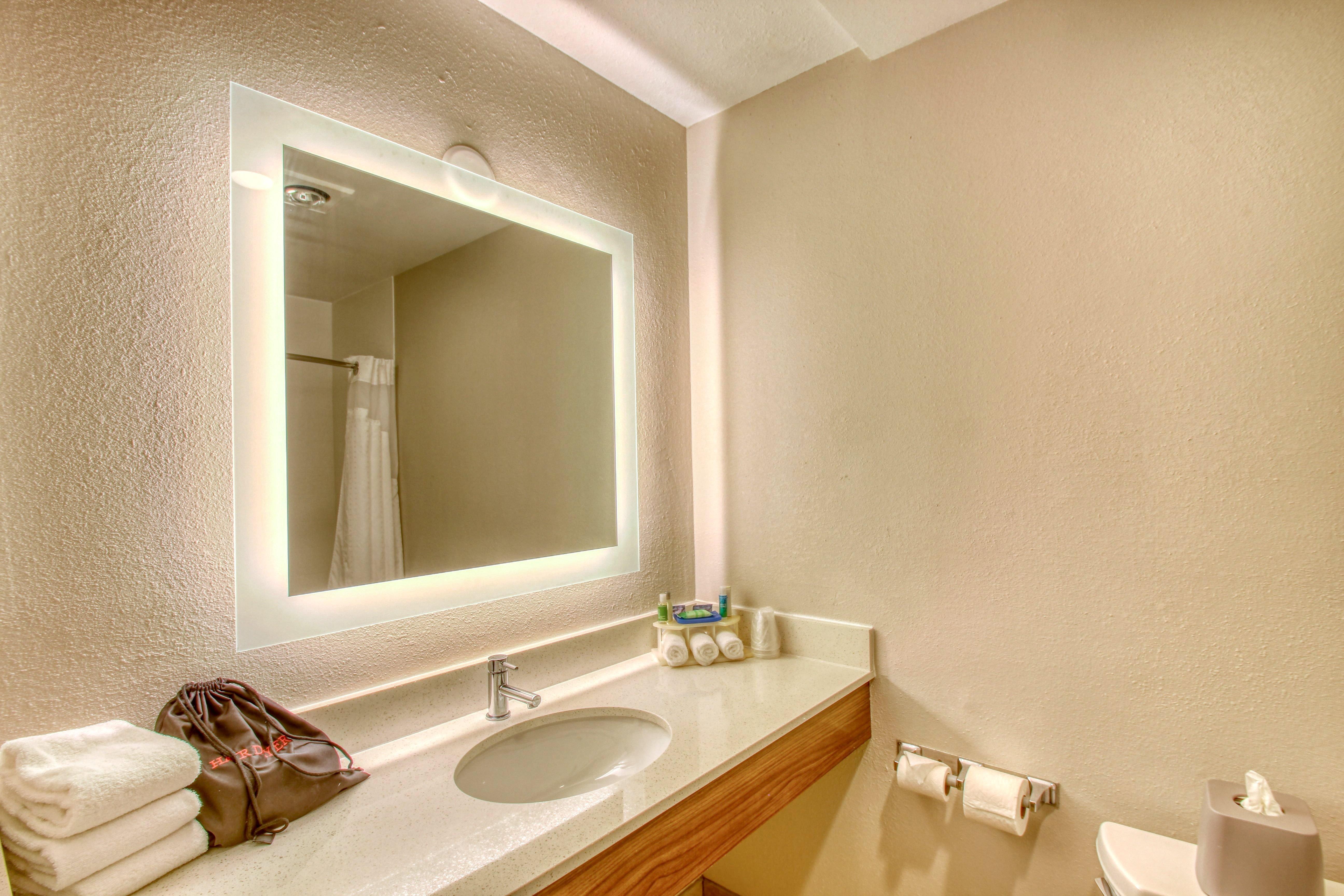 Holiday Inn Express Hotel & Suites Oshkosh - State Route 41 By Ihg Eksteriør bilde