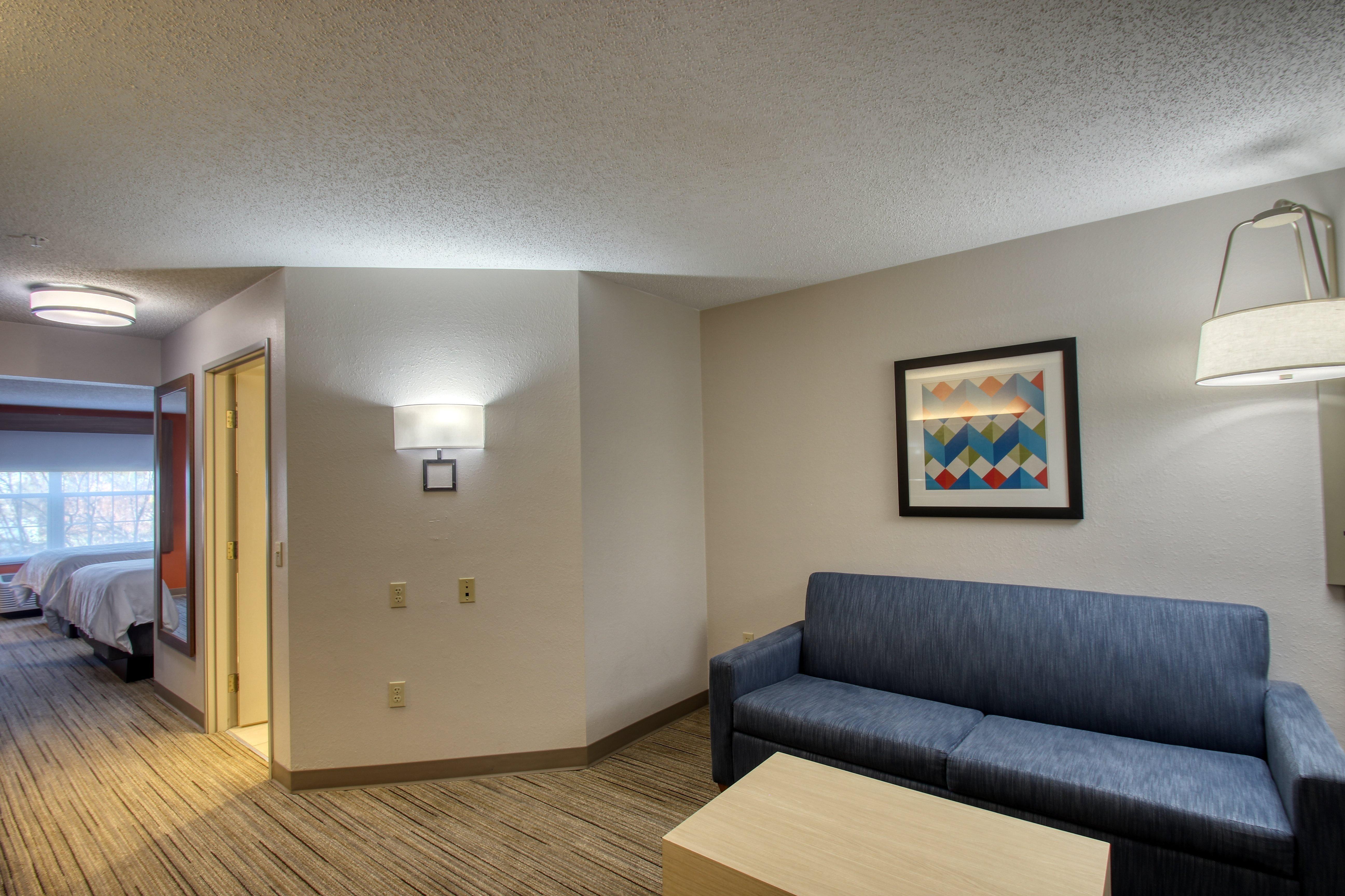 Holiday Inn Express Hotel & Suites Oshkosh - State Route 41 By Ihg Eksteriør bilde