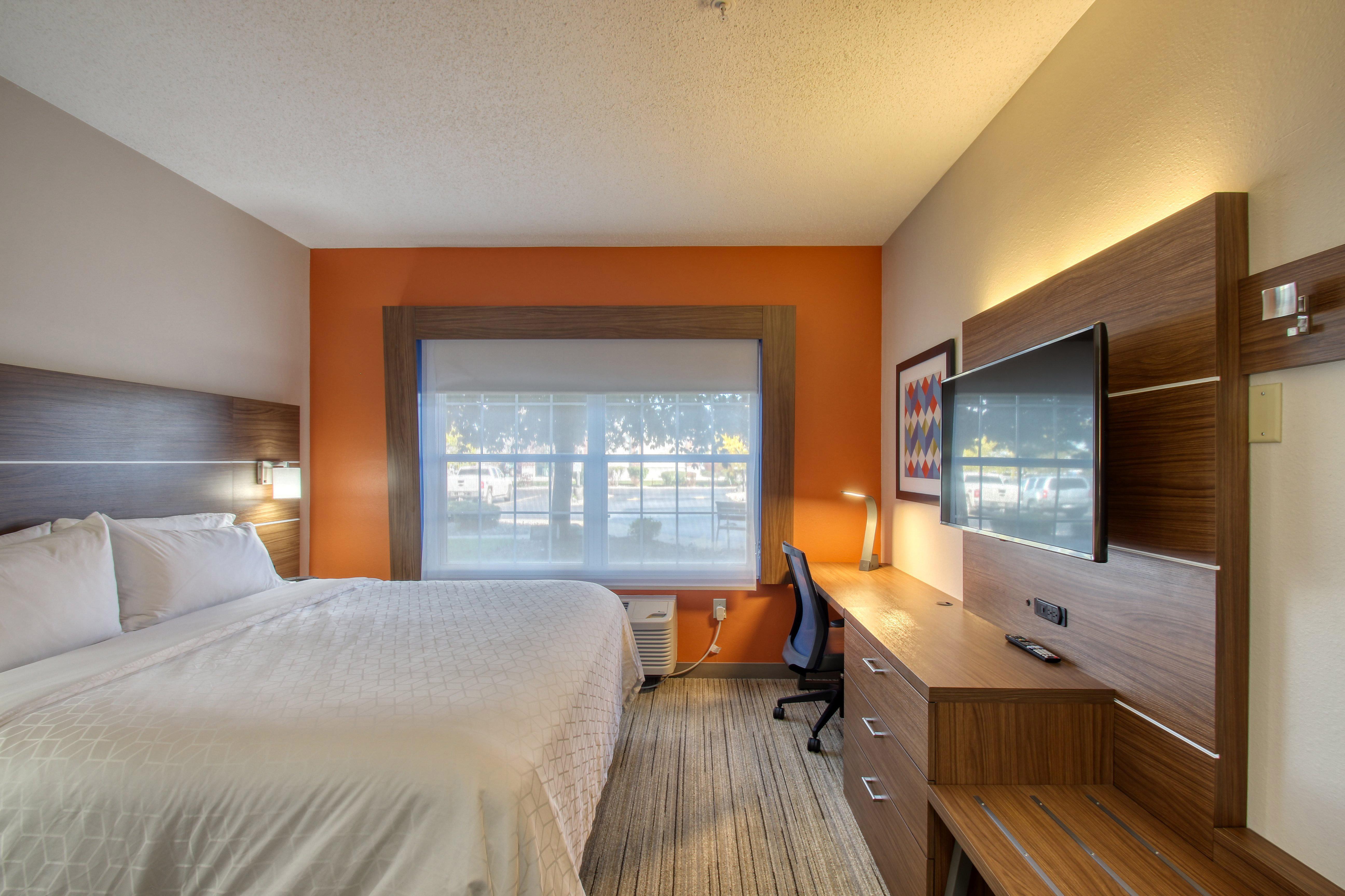 Holiday Inn Express Hotel & Suites Oshkosh - State Route 41 By Ihg Eksteriør bilde