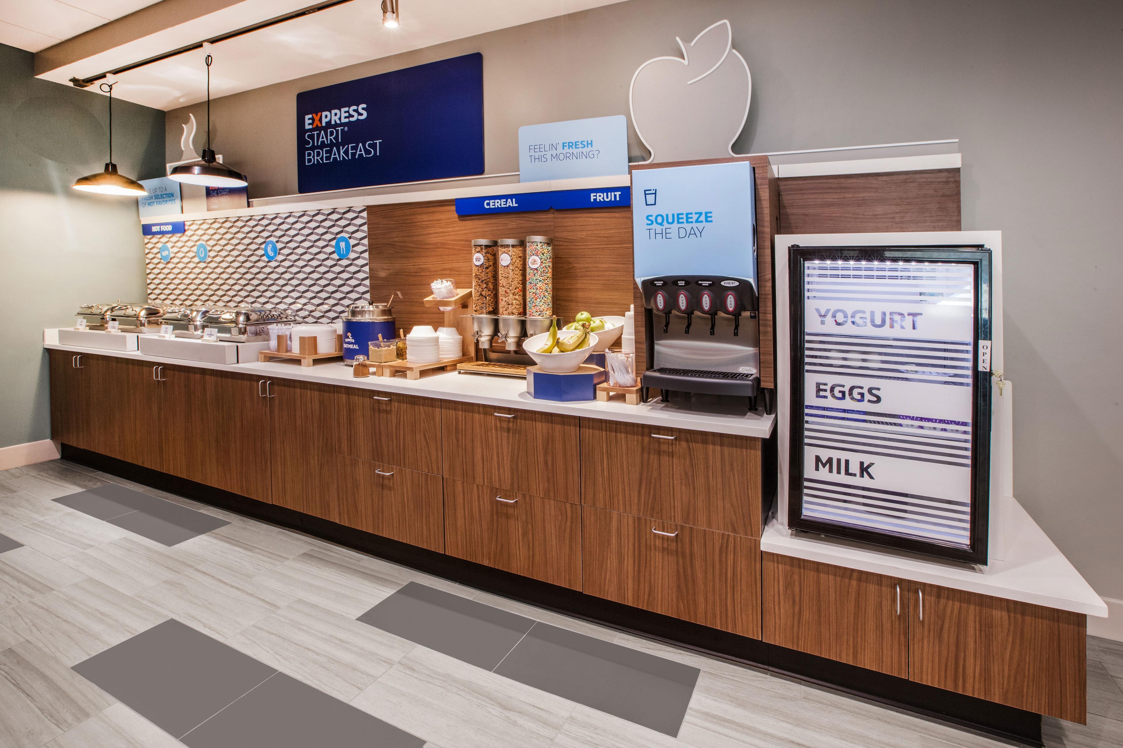 Holiday Inn Express Hotel & Suites Oshkosh - State Route 41 By Ihg Eksteriør bilde