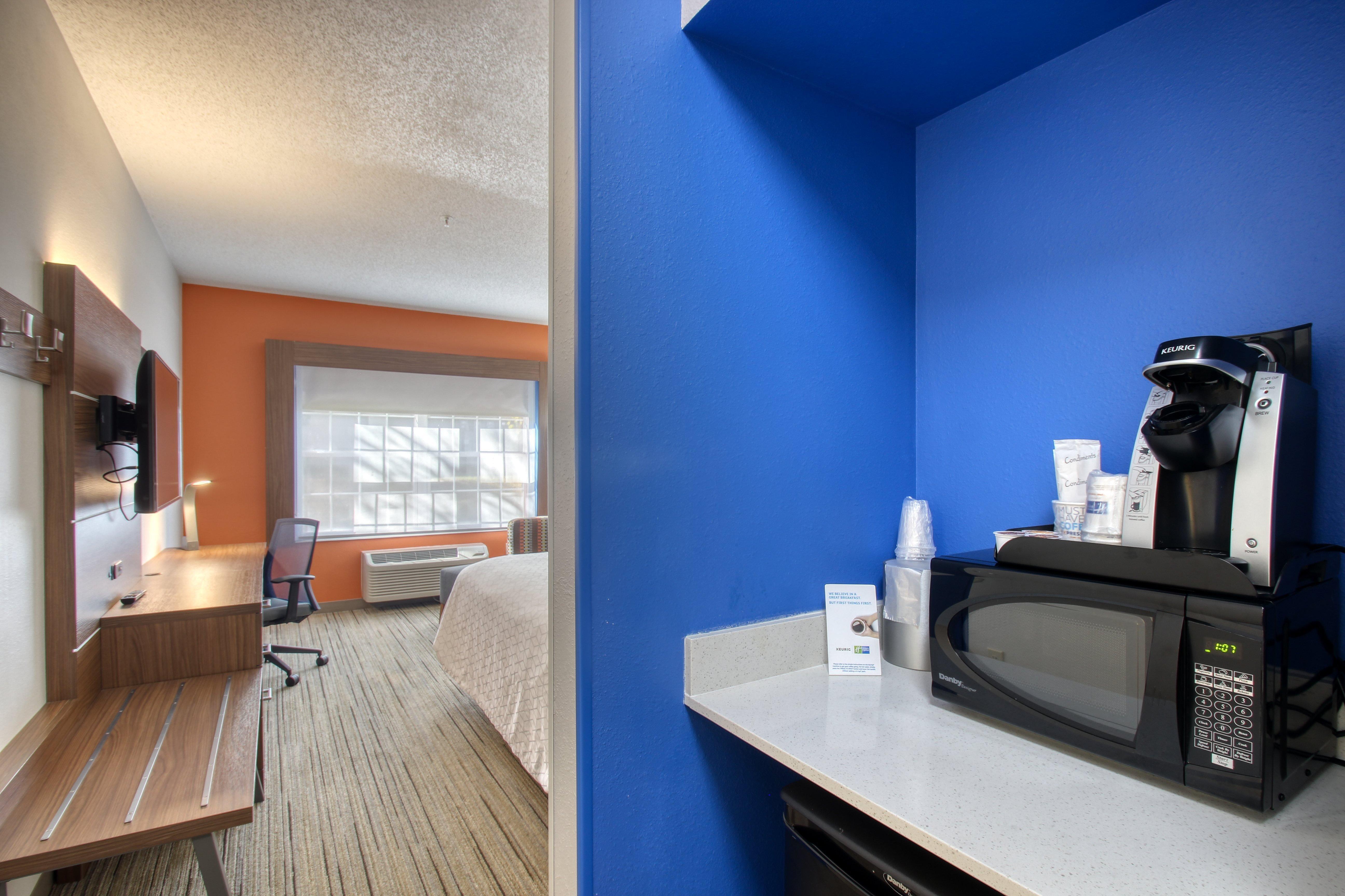 Holiday Inn Express Hotel & Suites Oshkosh - State Route 41 By Ihg Eksteriør bilde