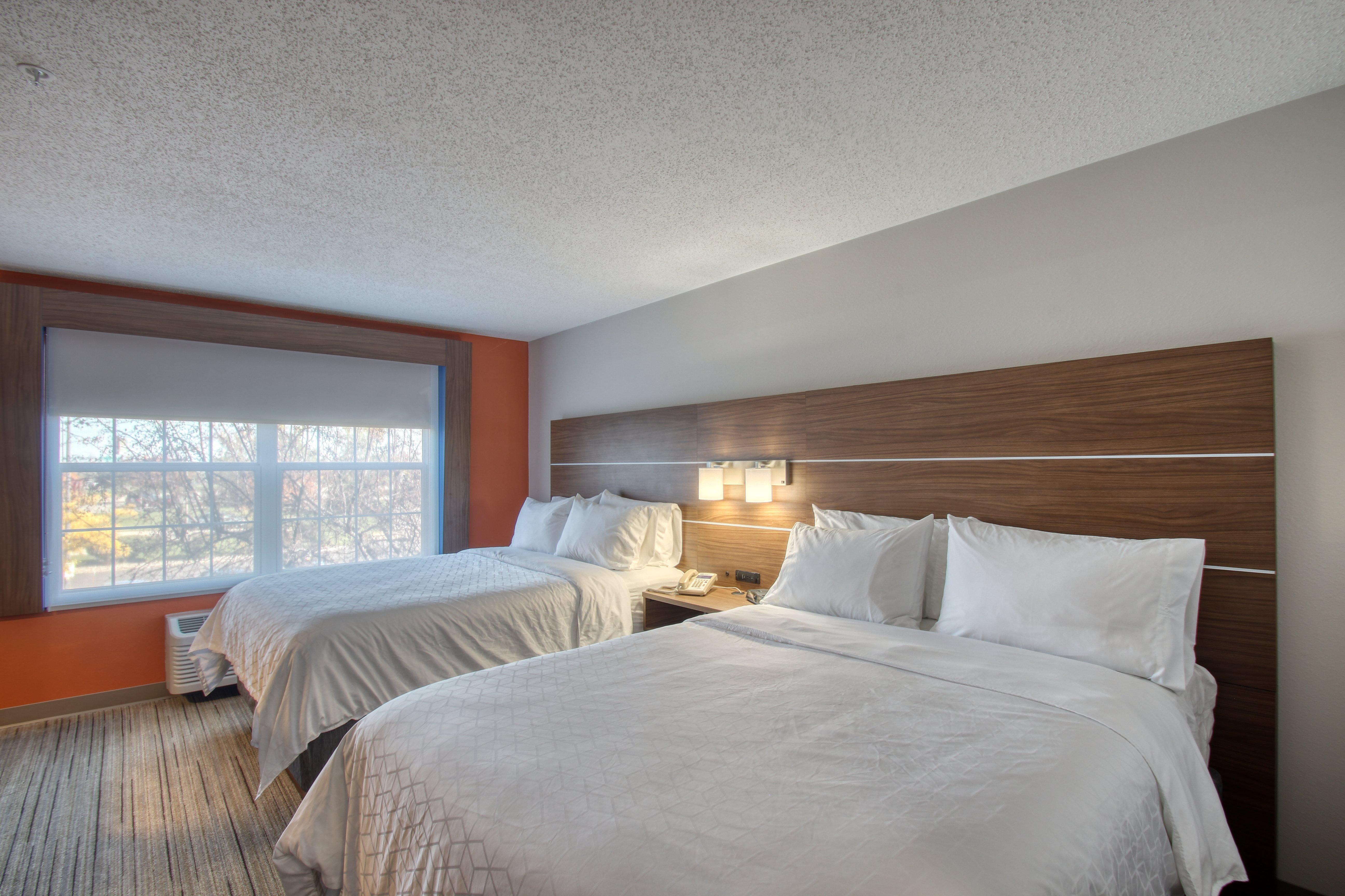 Holiday Inn Express Hotel & Suites Oshkosh - State Route 41 By Ihg Eksteriør bilde