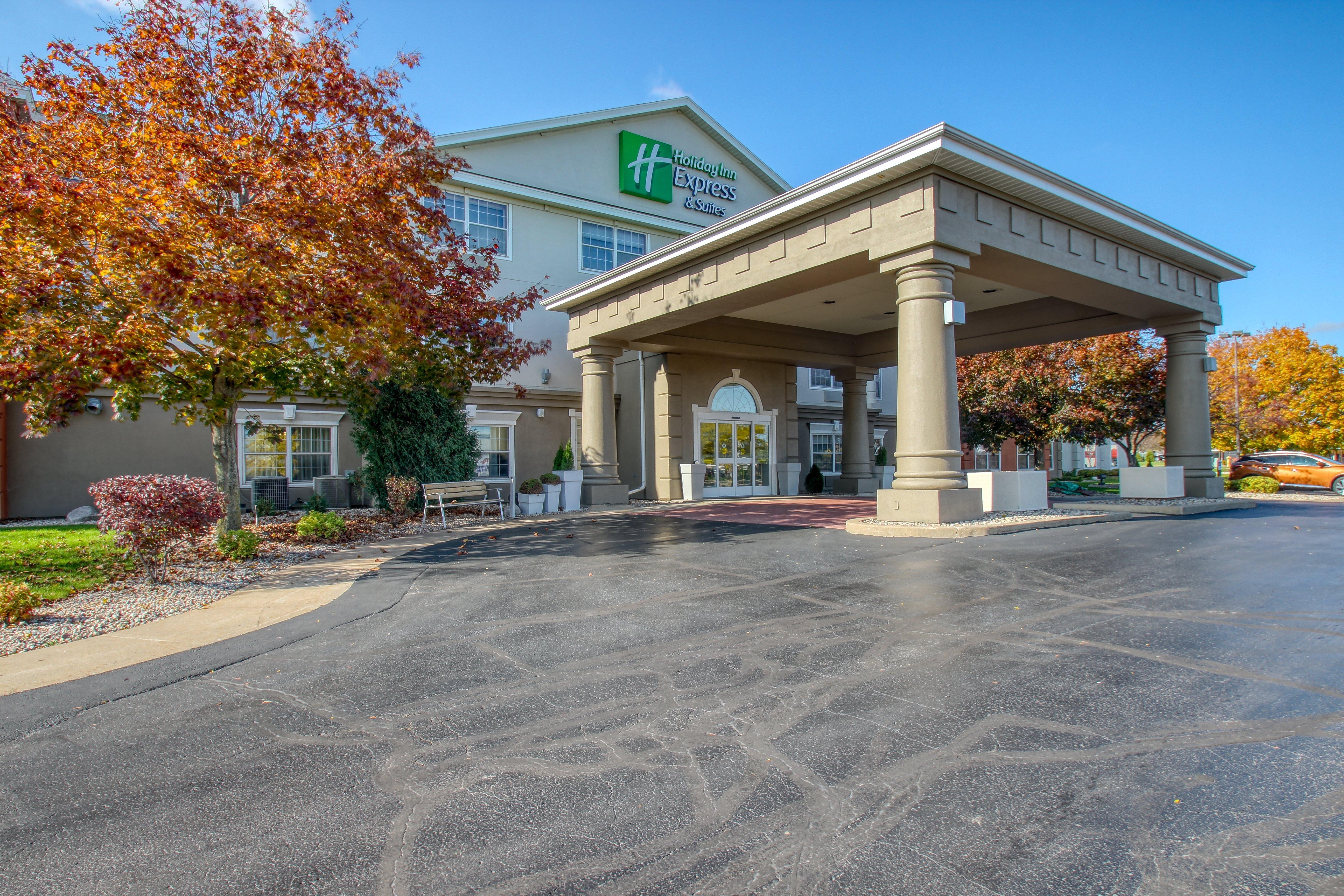 Holiday Inn Express Hotel & Suites Oshkosh - State Route 41 By Ihg Eksteriør bilde