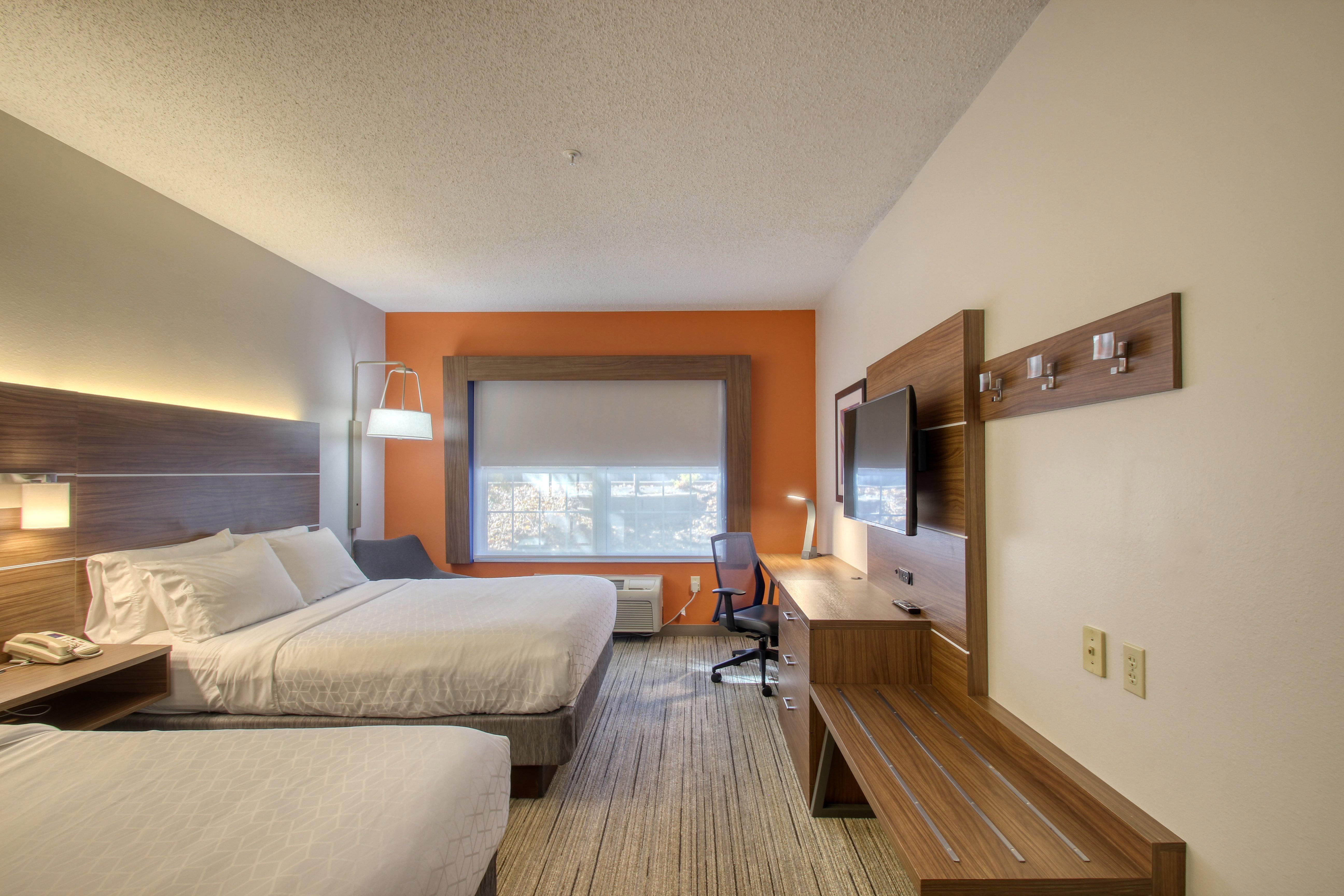 Holiday Inn Express Hotel & Suites Oshkosh - State Route 41 By Ihg Eksteriør bilde
