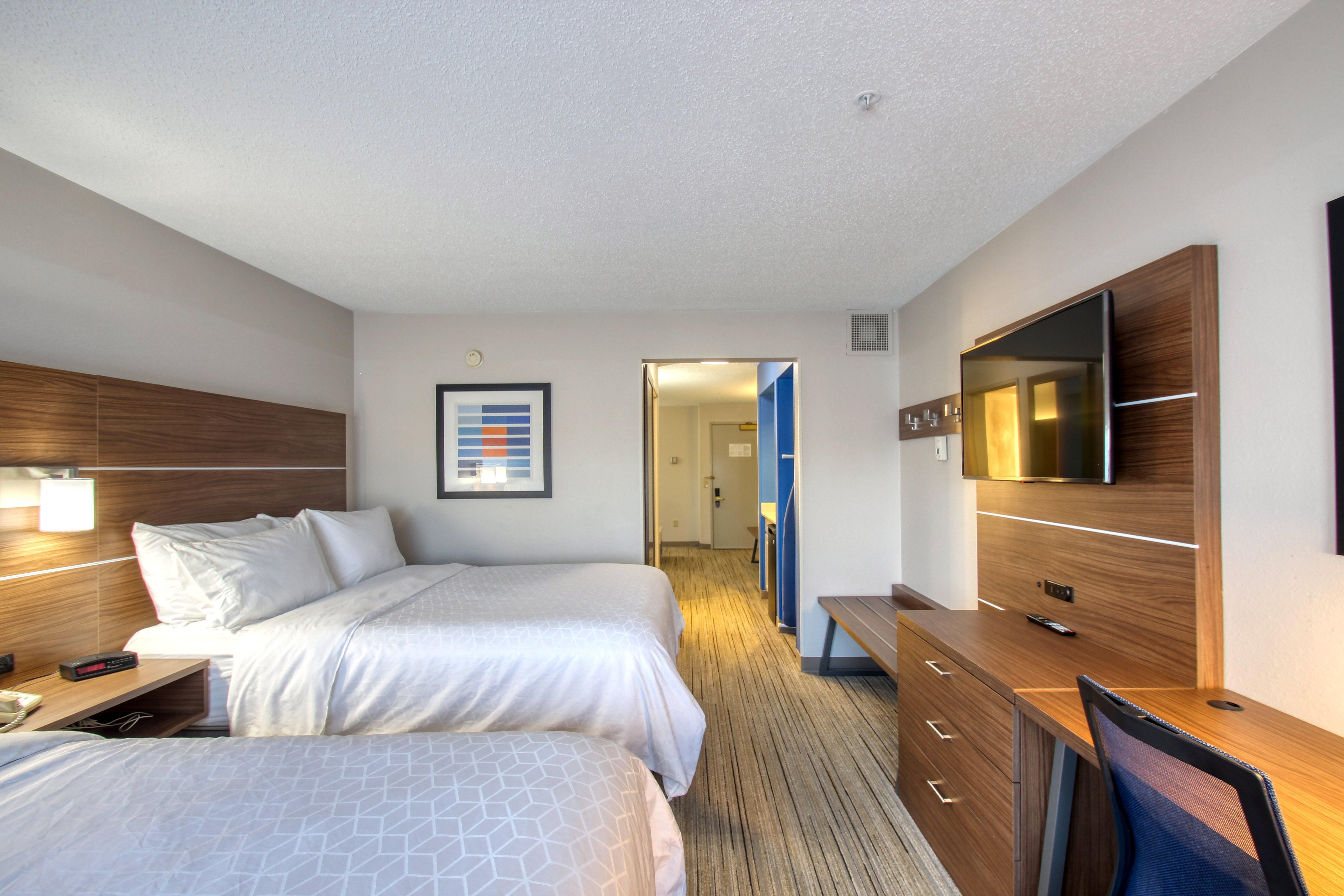 Holiday Inn Express Hotel & Suites Oshkosh - State Route 41 By Ihg Eksteriør bilde