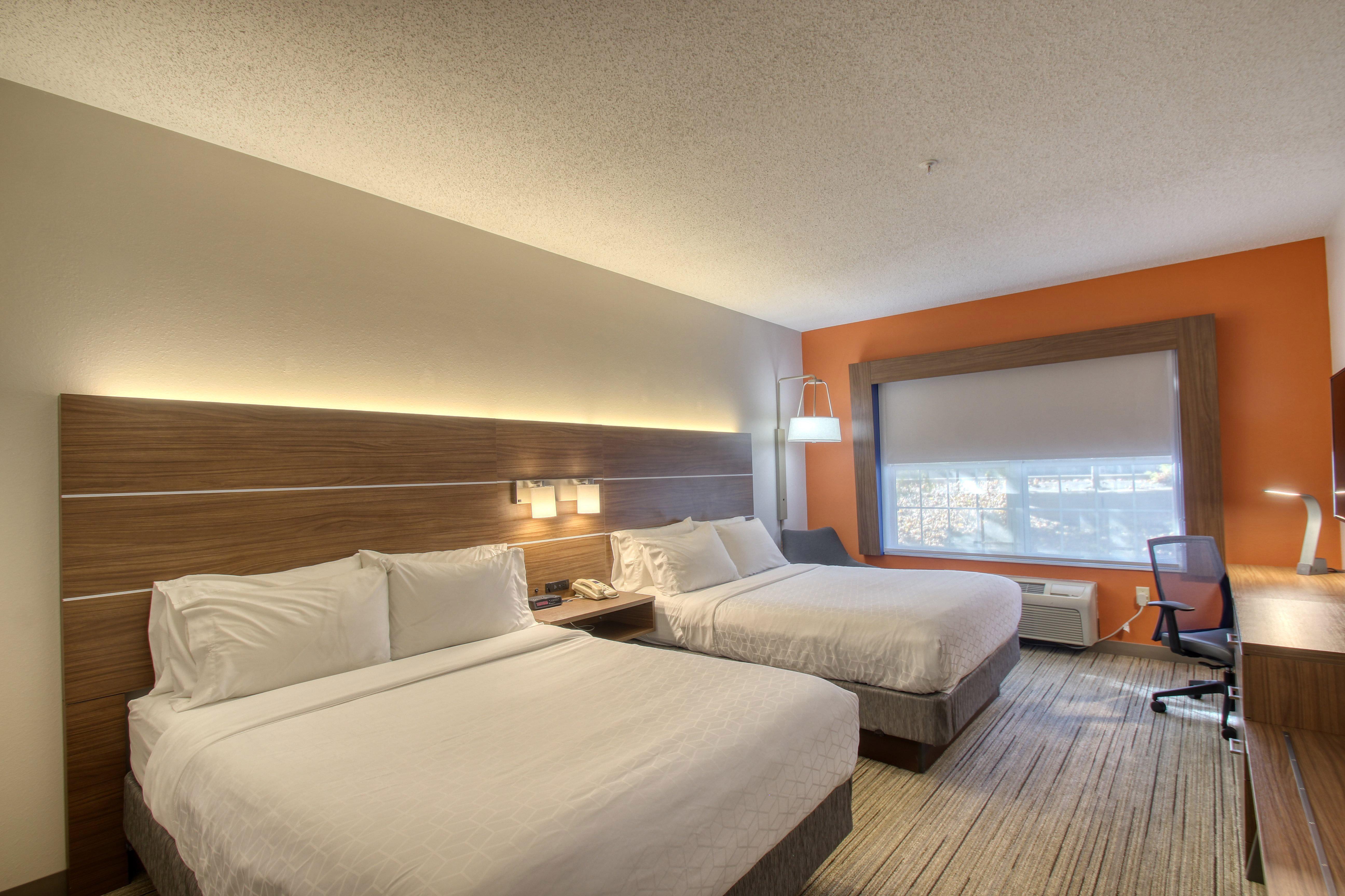 Holiday Inn Express Hotel & Suites Oshkosh - State Route 41 By Ihg Eksteriør bilde