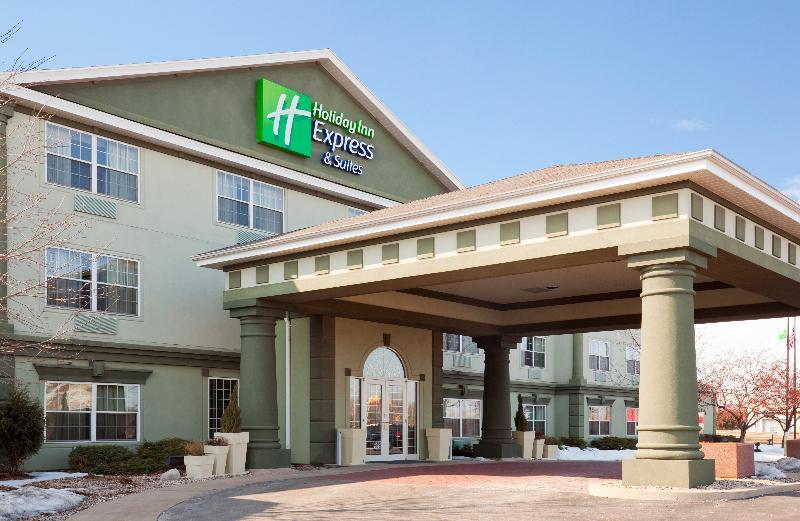 Holiday Inn Express Hotel & Suites Oshkosh - State Route 41 By Ihg Eksteriør bilde