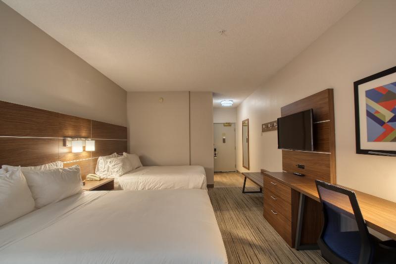 Holiday Inn Express Hotel & Suites Oshkosh - State Route 41 By Ihg Eksteriør bilde