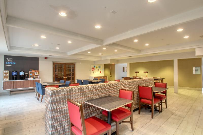 Holiday Inn Express Hotel & Suites Oshkosh - State Route 41 By Ihg Eksteriør bilde